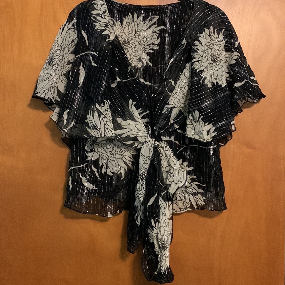 Adorable top! - Picture 6 of 9